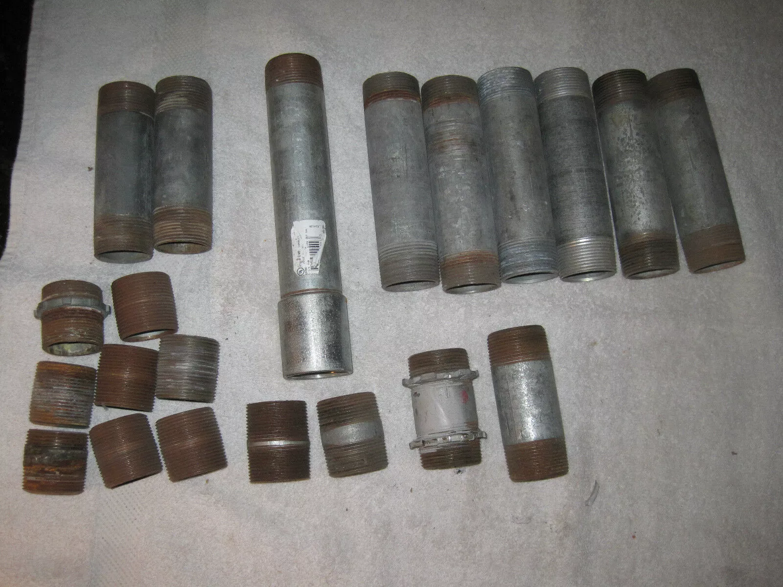 (22) Piece Assortment 1 1/4″ Pipe Nipples