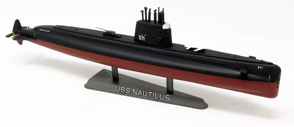 Atlantis Models - 1/300 SSN 571 Nautilus Submarine Plastic Model Kit, Skill Level 2