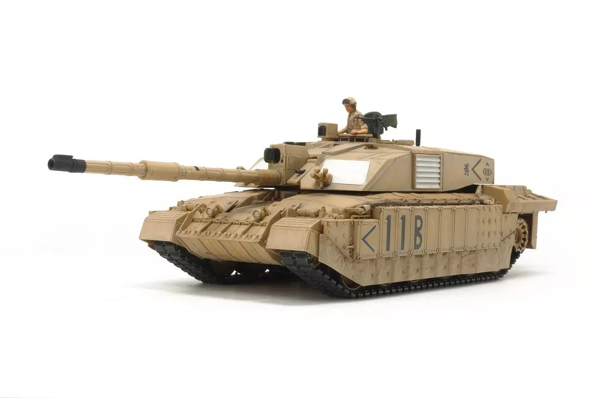 Tamiya - 1/48 British Tank Challenger 2 Plastic Model Kit (Desertised)